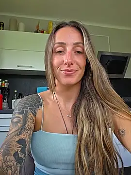 Snapshot of NicoleKaiser chatting on June 1, 2026, 10:39 am NicoleKaiser online show from June 1, 2026, 10:39 am