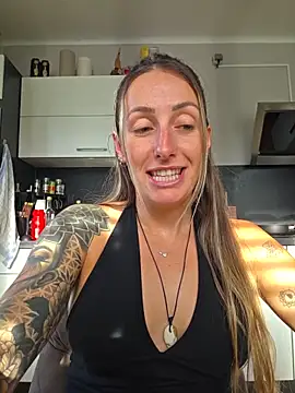Snapshot of NicoleKaiser chatting on June 2, 2026, 4:42 pm NicoleKaiser online show from June 2, 2026, 4:42 pm