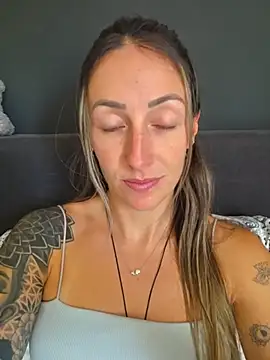 Snapshot of NicoleKaiser chatting on June 12, 2026, 10:03 am NicoleKaiser online show from June 12, 2026, 10:03 am