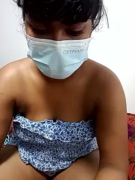 honeyi babe online show from June 17, 2026, 7:48 pm