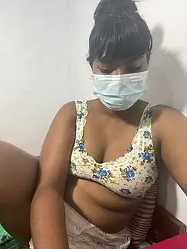 honeyi babe online show from July 15, 2026, 5:40 pm