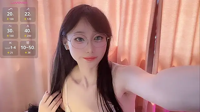xinxinzii online show from July 9, 2026, 3:54 am