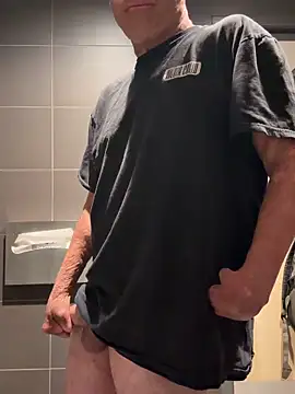 69wolfxxx online show from April 30, 2026, 12:28 am