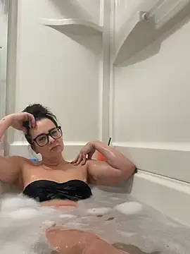 yourgoodgirl85 online show from March 18, 2026, 1:31 am