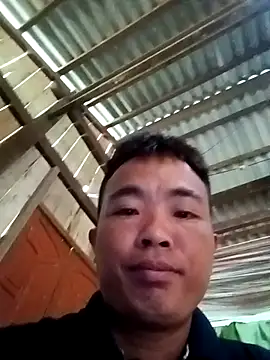 Snapshot of boy-pho- chatting on April 24, 2026, 6:05 am boy-pho- online show from April 24, 2026, 6:05 am