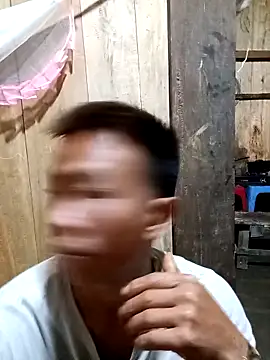 Snapshot of boy-pho- chatting on April 30, 2026, 9:15 am boy-pho- online show from April 30, 2026, 9:15 am