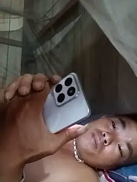 Snapshot of boy-pho- chatting on May 26, 2026, 2:35 pm boy-pho- online show from May 26, 2026, 2:35 pm