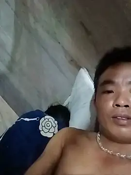 Snapshot of boy-pho- chatting on July 6, 2026, 5:04 pm boy-pho- online show from July 6, 2026, 5:04 pm