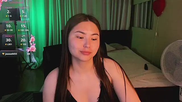 Snapshot of IceIcebabe_ chatting on June 14, 2026, 1:25 am IceIcebabe online show from June 14, 2026, 1:25 am