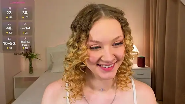 Snapshot of StaceyyJones chatting on May 11, 2026, 2:45 pm StaceyyJones online show from May 11, 2026, 2:45 pm