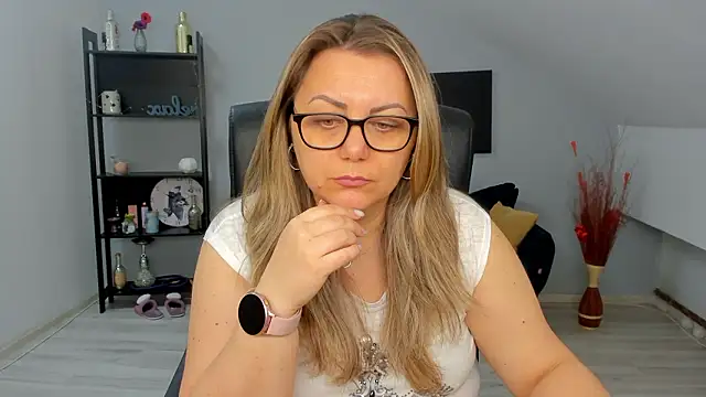 JessieRichards online show from March 25, 2026, 7:25 am