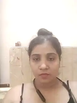 Snapshot of LovelyRenu chatting on March 29, 2026, 9:53 am LovelyRenu online show from March 29, 2026, 9:53 am