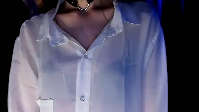 Snapshot of Emily_Nelsonn chatting on July 13, 2026, 5:05 pm Emily Nelsonn online show from July 13, 2026, 5:05 pm