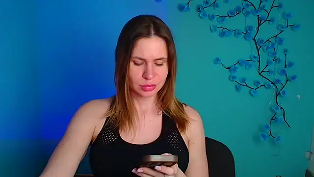 Kira raaaa online show from March 31, 2026, 11:21 am