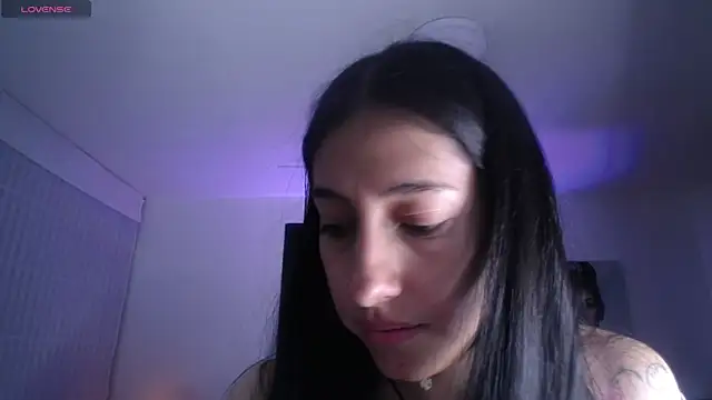 Snapshot of Melannyy_V chatting on May 15, 2026, 12:56 pm Melannyy V online show from May 15, 2026, 12:56 pm