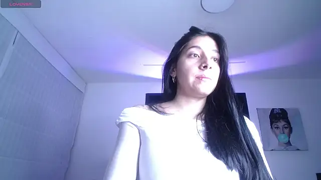 Snapshot of Melannyy_V chatting on June 2, 2026, 1:02 pm Melannyy V online show from June 2, 2026, 1:02 pm