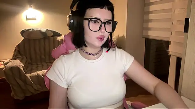 Snapshot of Setty_Asky chatting on May 6, 2026, 2:44 pm Setty Asky online show from May 6, 2026, 2:44 pm