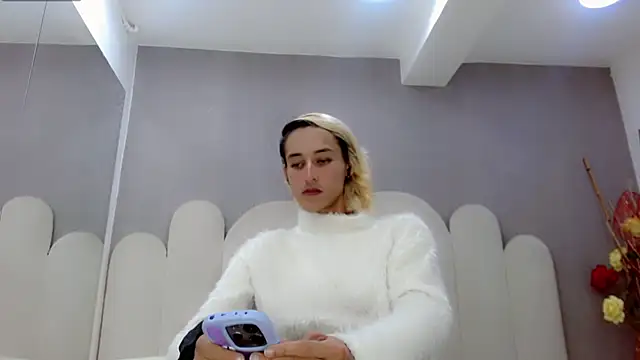 samantha bliss24 online show from April 18, 2026, 7:07 pm
