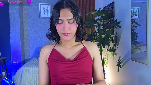 Zoee Kiss  online show from July 7, 2026, 5:21 am