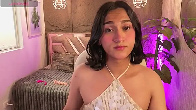 Zoee Kiss  online show from July 24, 2026, 8:18 pm
