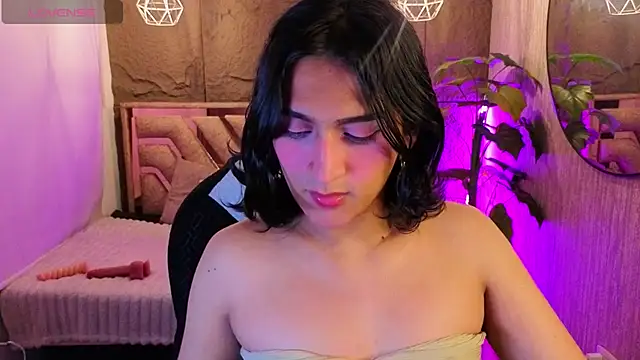 Zoee Kiss  online show from July 29, 2026, 6:44 am