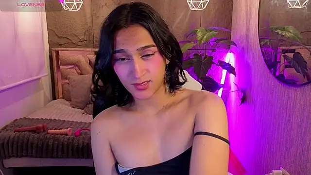 Zoee Kiss  online show from August 1, 2026, 5:07 am