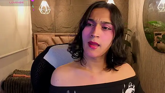 Zoee Kiss  online show from August 2, 2026, 5:06 am