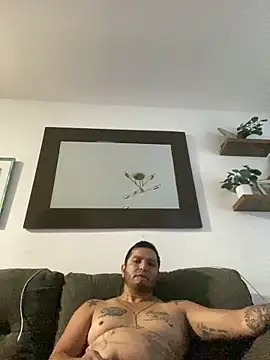 Snapshot of HOTB0Y18 chatting on April 1, 2026, 2:03 pm HOTB0Y18 online show from April 1, 2026, 2:03 pm