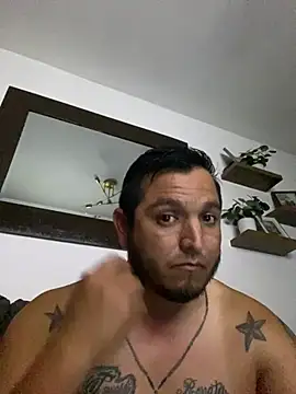 Snapshot of HOTB0Y18 chatting on April 8, 2026, 7:52 am HOTB0Y18 online show from April 8, 2026, 7:52 am