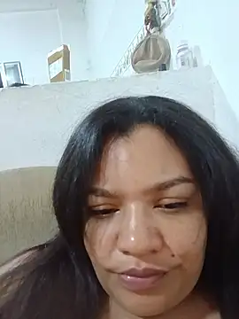 Lara Seduce online show from April 5, 2026, 8:33 am