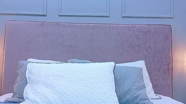 Ariana Mold online show from April 9, 2026, 3:50 am