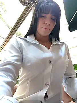 MonserratJons01 online show from May 1, 2026, 3:38 pm