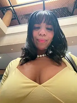 Snapshot of MonserratJons01 chatting on June 7, 2026, 3:49 pm MonserratJons01 online show from June 7, 2026, 3:49 pm