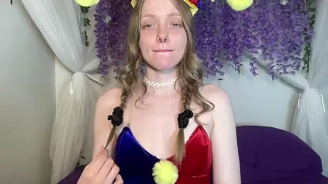 ElfGirlAna online show from May 13, 2026, 2:36 pm
