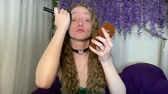 Snapshot of ElfGirlAna chatting on June 24, 2026, 3:00 pm ElfGirlAna online show from June 24, 2026, 3:00 pm