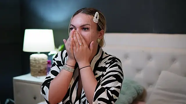 DaliaParis online show from May 24, 2026, 8:25 pm