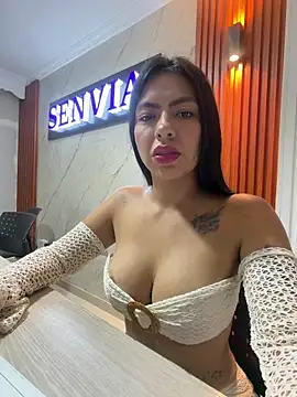 Noa rousse01 online show from May 14, 2026, 4:08 am