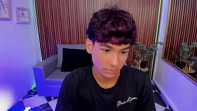 Snapshot of Oliver20__ chatting on March 20, 2026, 2:49 am Oliver20 online show from March 20, 2026, 2:49 am