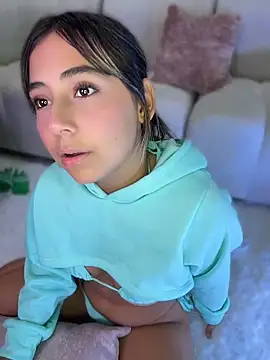 MelodyRey   online show from April 10, 2026, 10:47 pm