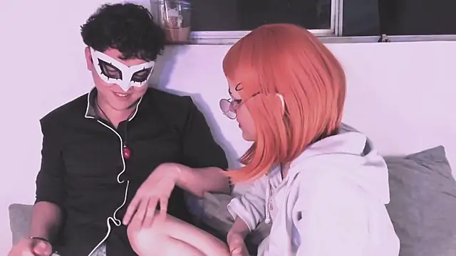 Snapshot of Tuxxxedo chatting on April 7, 2026, 6:25 am Tuxxxedo online show from April 7, 2026, 6:25 am