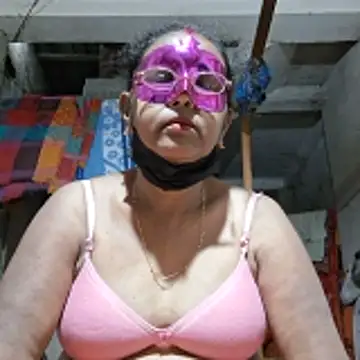 Riya45326 online show from May 25, 2026, 6:58 pm