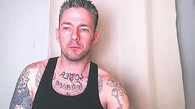 Snapshot of SkylarrGrey chatting on March 20, 2026, 7:35 am SkylarrGrey online show from March 20, 2026, 7:35 am