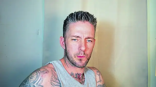 SkylarrGrey online show from June 10, 2026, 6:18 pm