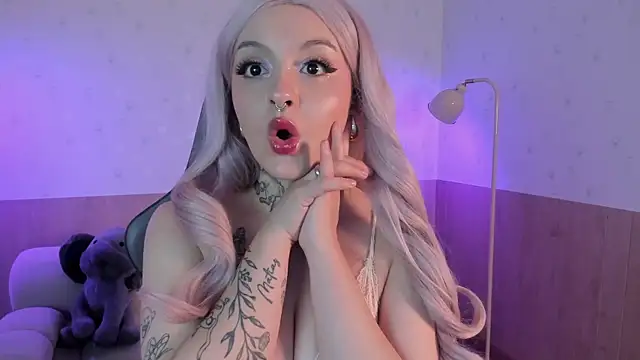 Snapshot of _EmilyRouge_ chatting on July 27, 2026, 10:28 pm EmilyRouge online show from July 27, 2026, 10:28 pm