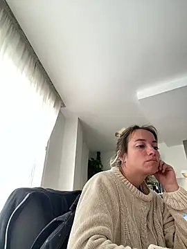 Sexyandtiny online show from April 21, 2026, 6:52 am