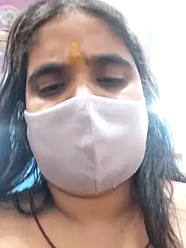 Snapshot of MoonlightMira chatting on June 11, 2026, 5:38 am MoonlightMira online show from June 11, 2026, 5:38 am
