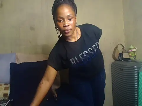 Snapshot of Lindabee200 chatting on June 14, 2026, 1:25 am Lindabee200 online show from June 14, 2026, 1:25 am