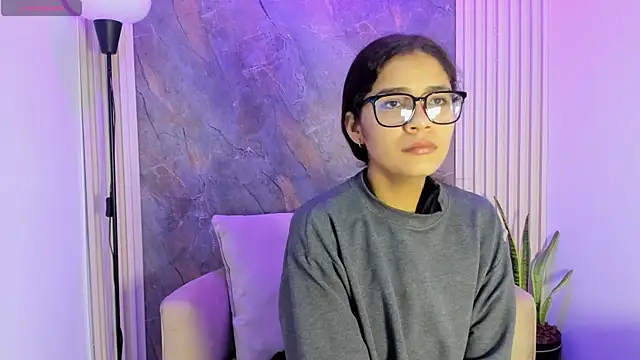 Snapshot of alina_sauvage chatting on May 12, 2026, 11:29 am alina sauvage online show from May 12, 2026, 11:29 am