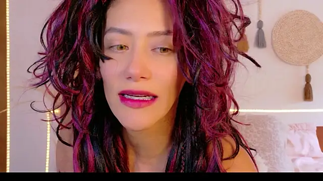 Snapshot of Ajua__Uva chatting on May 27, 2026, 4:48 pm Ajua Uva online show from May 27, 2026, 4:48 pm