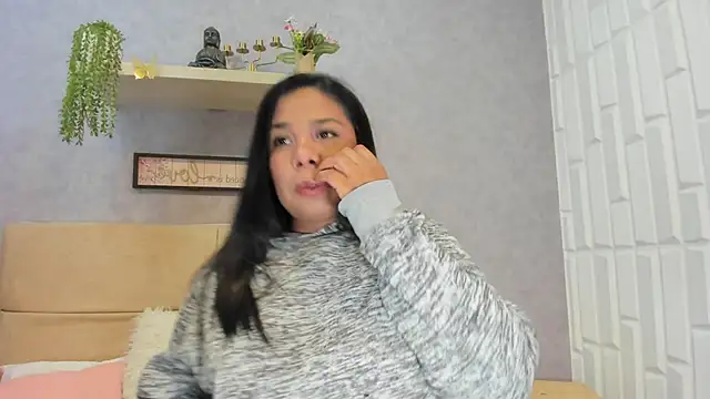 Snapshot of Cloee_evans chatting on April 15, 2026, 11:50 am Cloee evans online show from April 15, 2026, 11:50 am